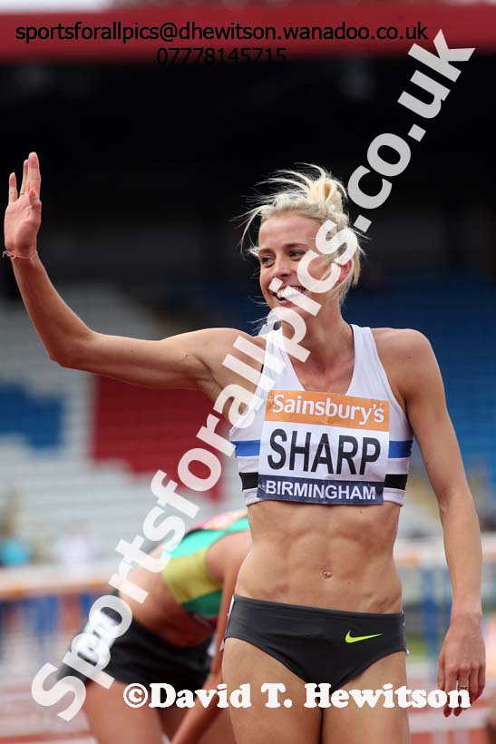 Lynsey Sharp (Edinburgh) after winning the 800 metres, 2014 Sainsbury's British Championships. Photo: David T. Hewitson/Sports for All Pics